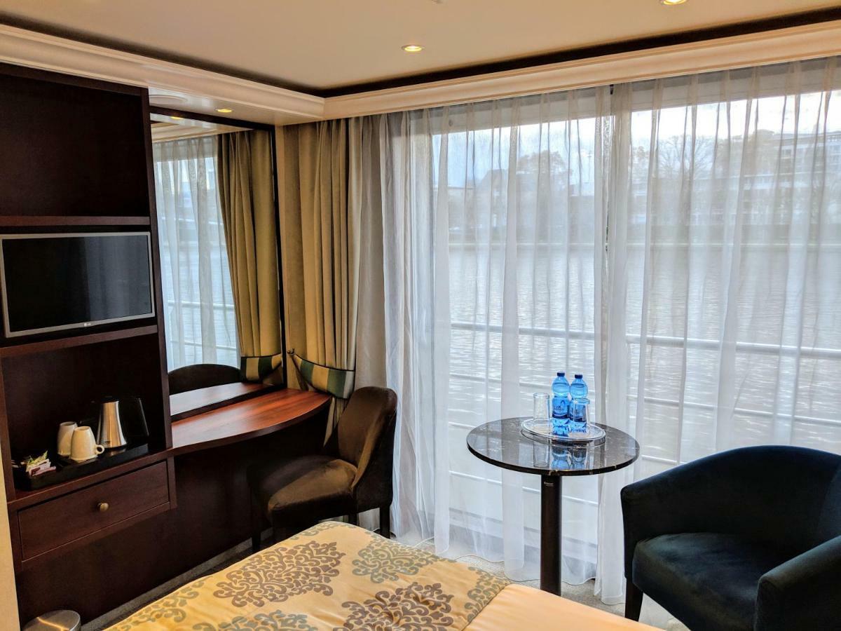 Select Ms Charles Dickens Neuss酒店 外观 照片