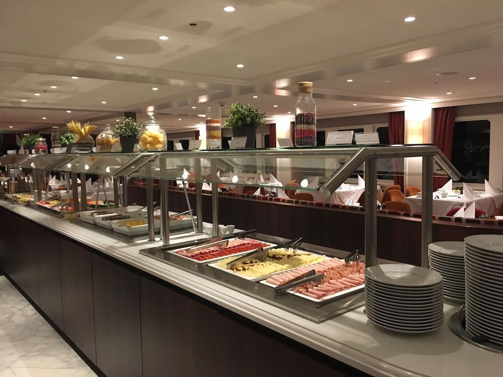 Select Ms Charles Dickens Neuss酒店 外观 照片